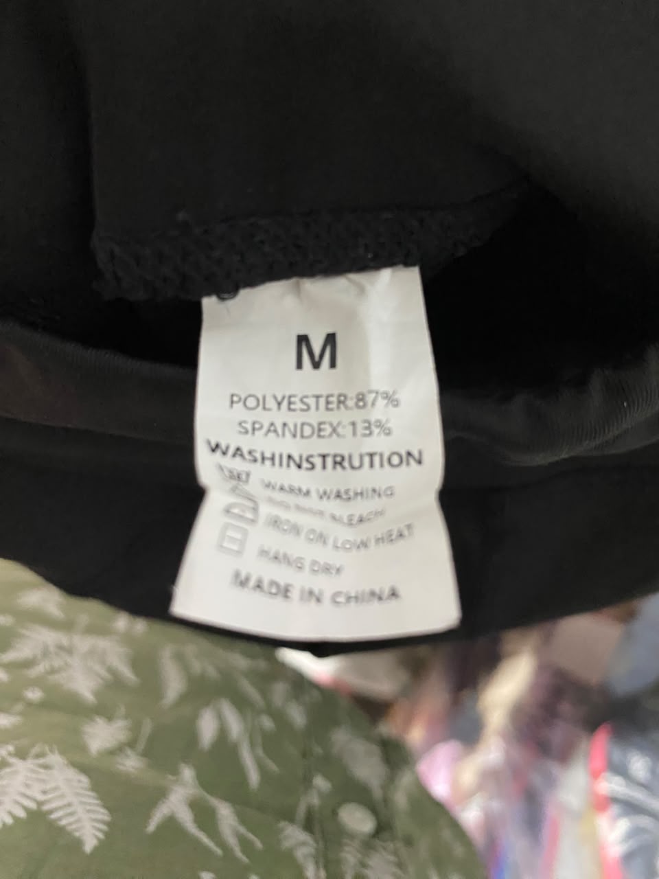|M| WAIST 25| B34| HIGH-WAISTED BLACK FLARED YOGA PANTS WITH SIDE POCKETS