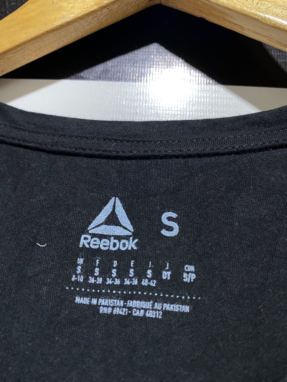 REEBOK |S| WAIST 17| B34| CLASSIC BIG LOGO SHORT SLEEVE ATHLETIC T-SHIRT - BLACK