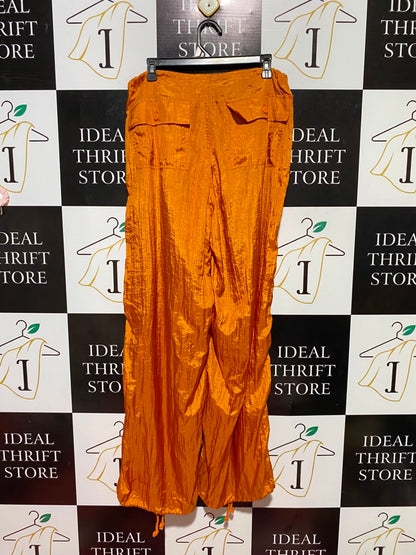 MOTEL |L| WAIST 32| B34| SHINY METALLIC ORANGE RUCHED PARACHUTE CARGO PANTS