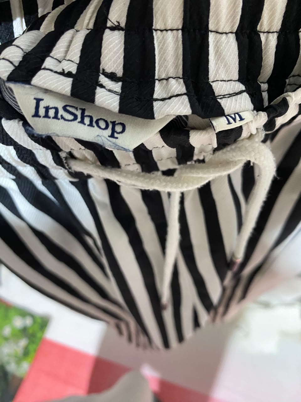 INSHOP |M| WAIST 26| B34| BLACK AND WHITE STRIPED WIDE-LEG CASUAL TROUSERS WITH ELASTIC DRAWSTRING WAIST