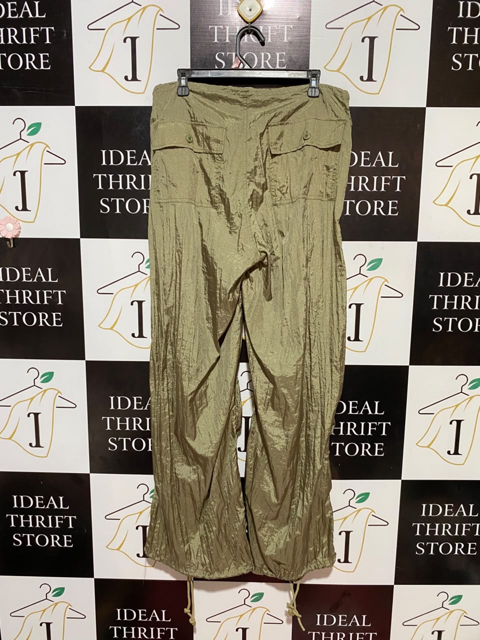 MOTEL |XL| WAIST 34| B34| ROCKS OLIVE GREEN SHIMMER NYLON PARACHUTE PANTS WITH DRAWSTRING WAIST AND ANKLES