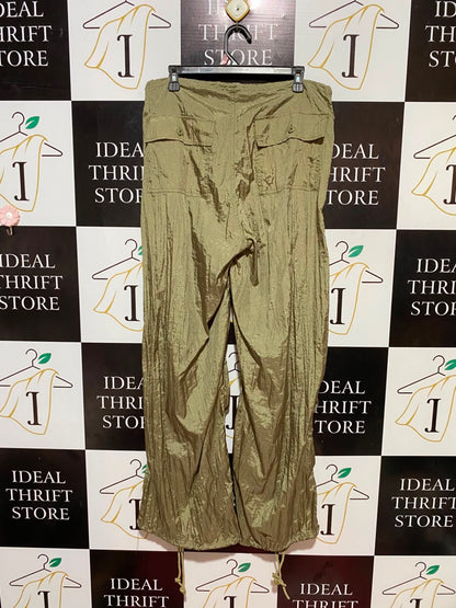 MOTEL |XL| WAIST 34| B34| ROCKS OLIVE GREEN SHIMMER NYLON PARACHUTE PANTS WITH DRAWSTRING WAIST AND ANKLES