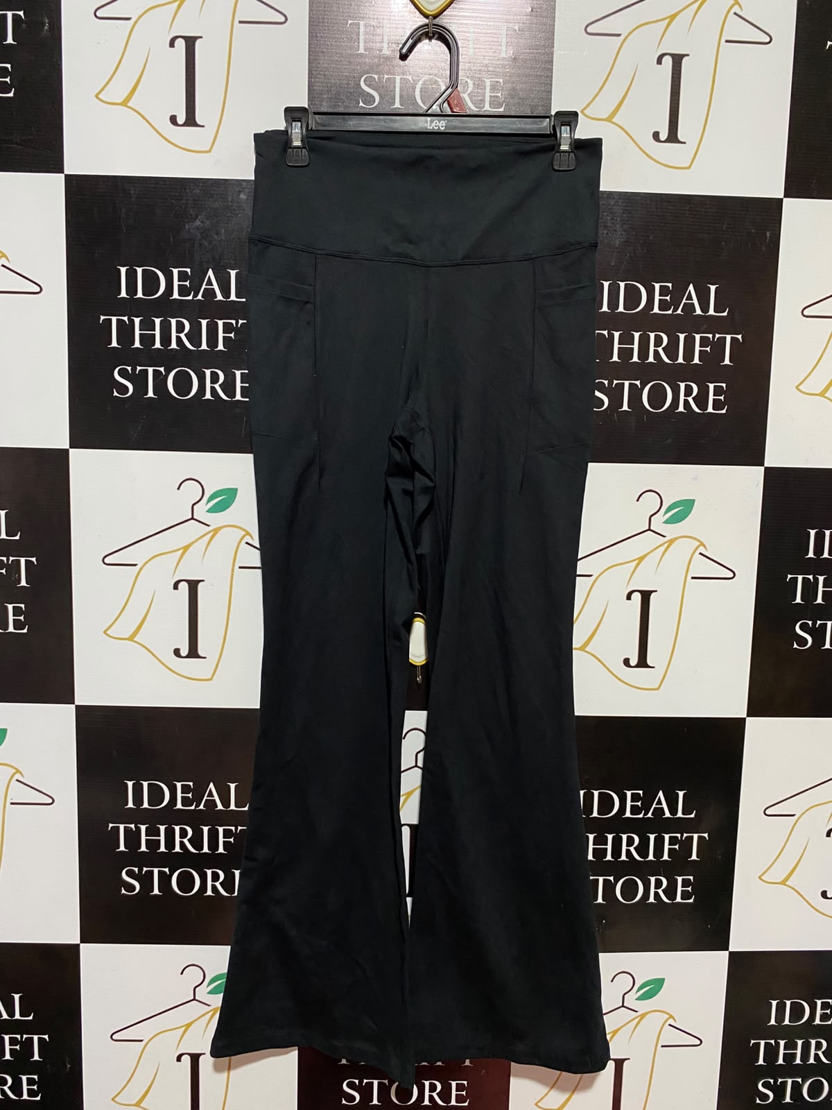 JOCKEY |M| WAIST 28| B34| WOMEN'S HIGH-WAISTED BLACK FLARE YOGA PANTS WITH POCKETS