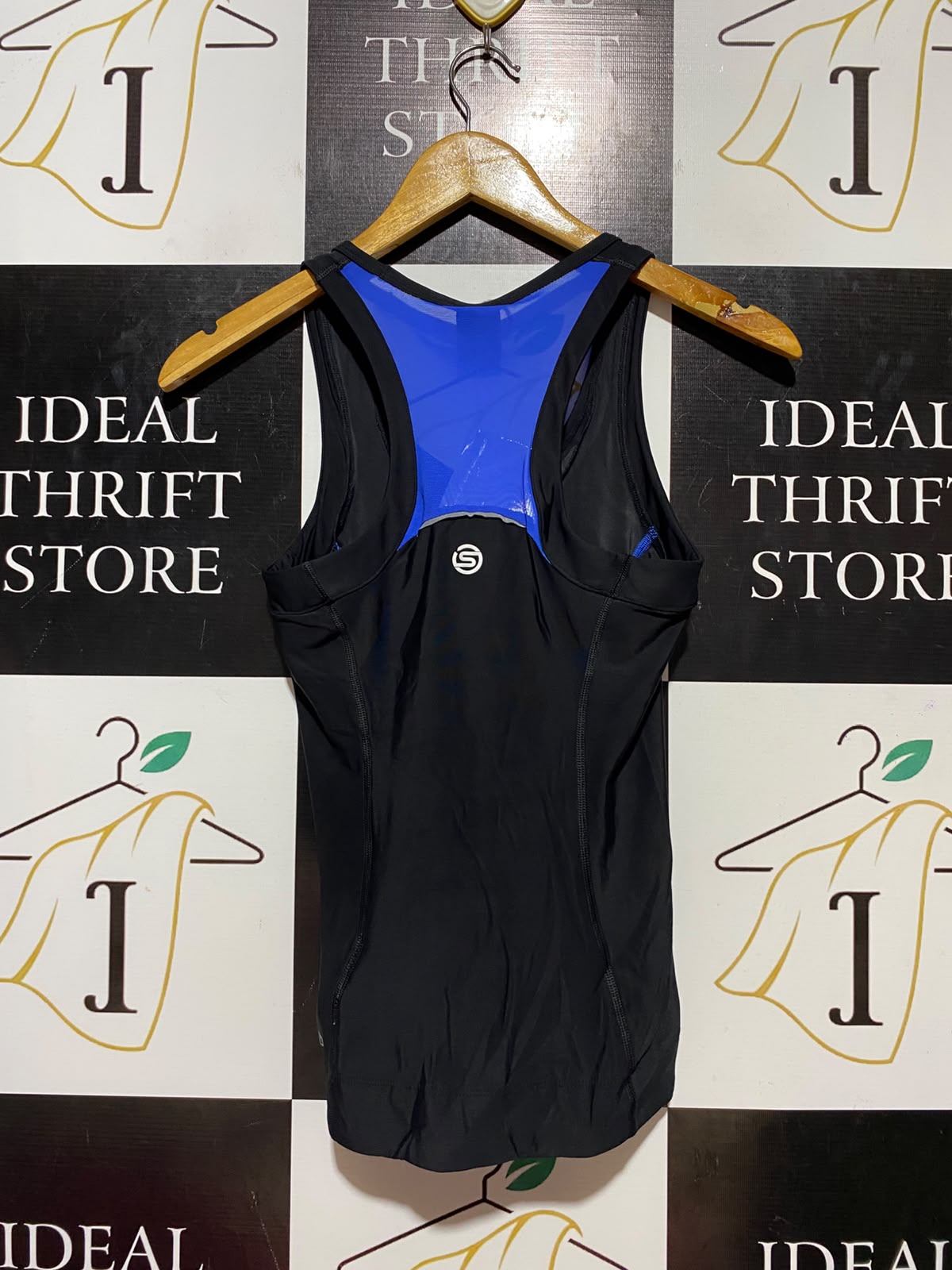 SKINS |XS| BUST 12| B35| WOMEN'S COMPRESSION RACERBACK ACTIVEWEAR TANK TOP