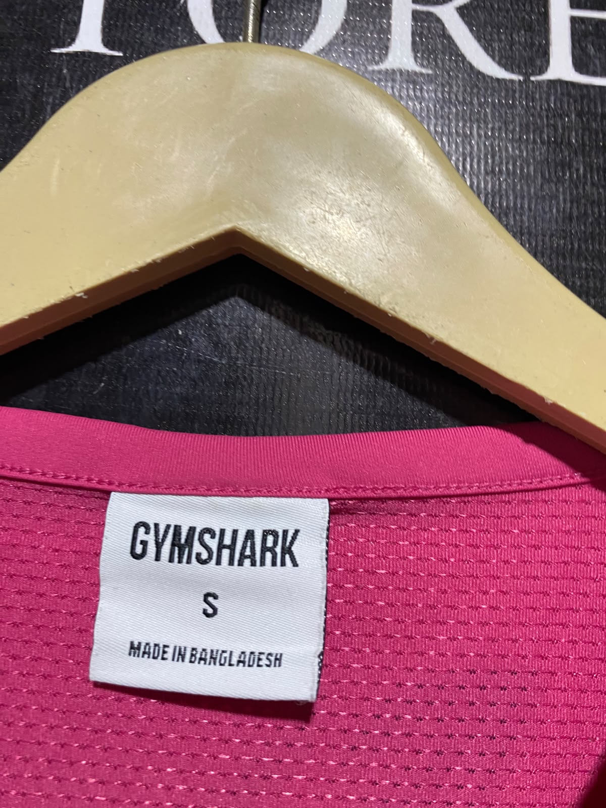 GYMSHARK |S| BUST 18| B35| CLASSIC SHARKHEAD PERFORMANCE CROPPED TRAINING TANK TOP