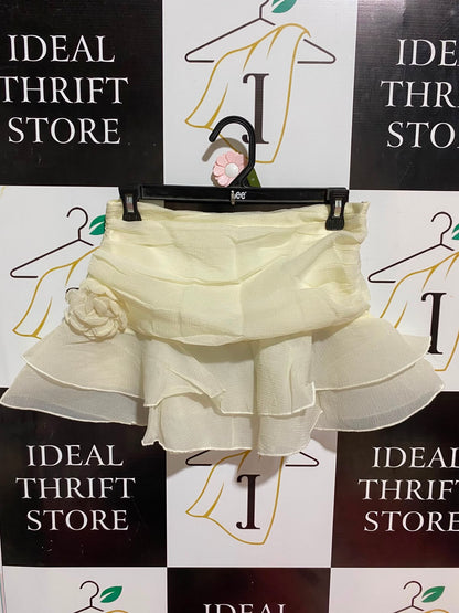 PEPPERMAYO |XS| WAIST 28| B35| CHIC CHIFFON RUFFLED MINI SKIRT WITH FABRIC FLOWER ACCENT