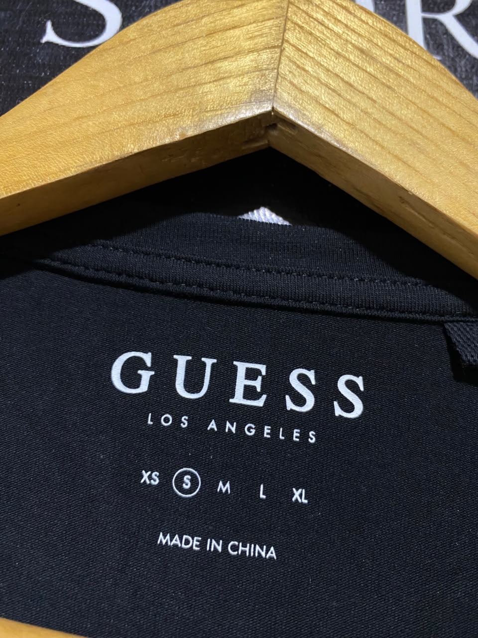 GUESS |S| BUST 15| B35| EMBELLISHED RHINESTONE TRIANGLE LOGO CASUAL T-SHIRT