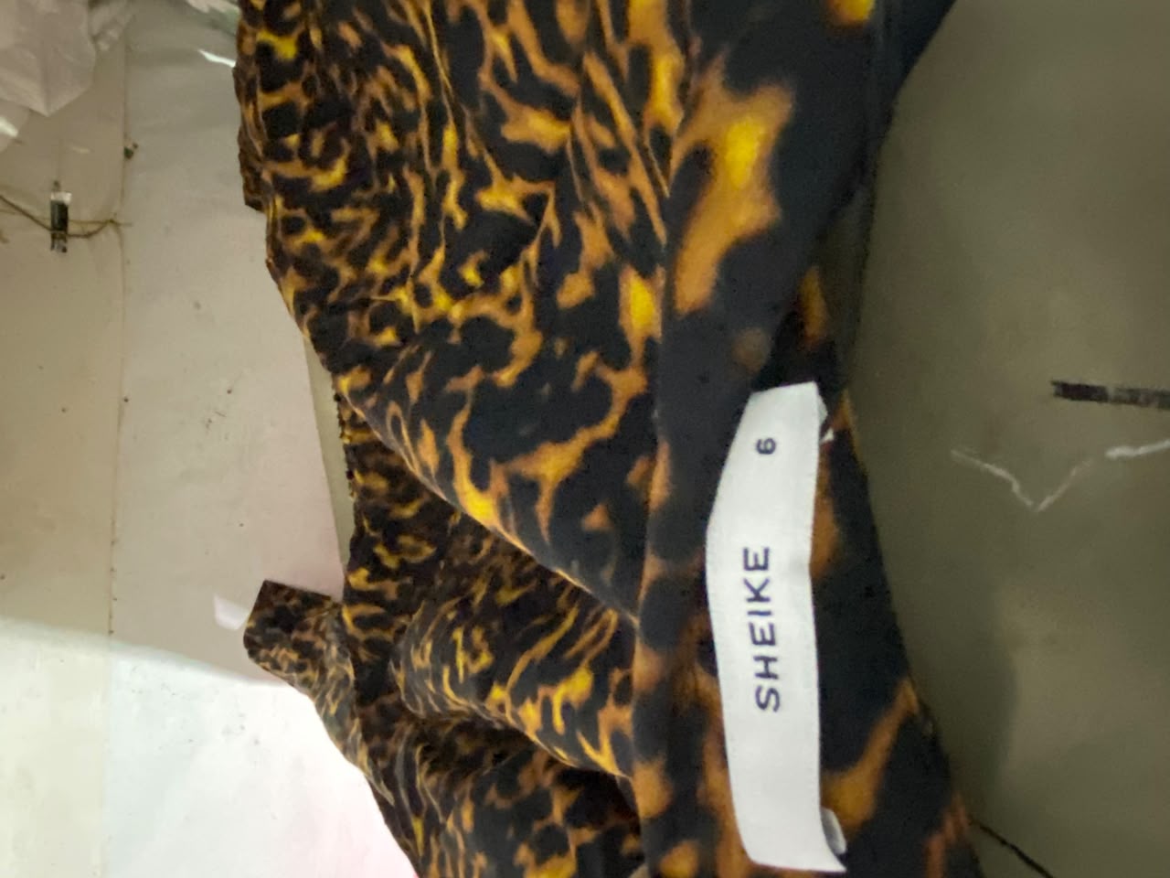 SHEIKE |S| BUST FREE| B35| CHIC TORTOISESHELL LEOPARD PRINT CROPPED BUTTON-DOWN BLOUSE