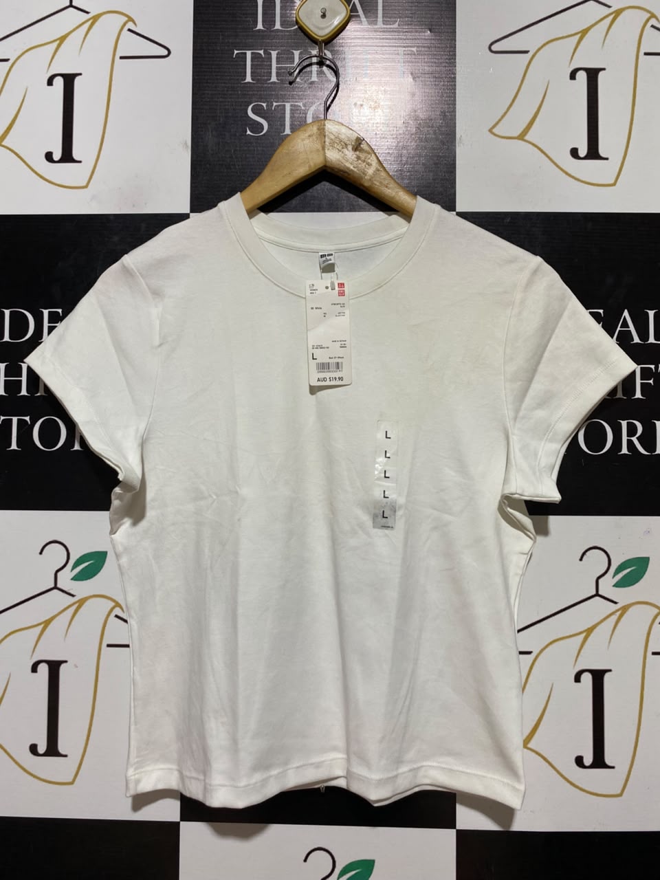 UNIQLO |L| BUST 18| B35| WOMEN'S CLASSIC CREW NECK WHITE SHORT SLEEVE T-SHIRT