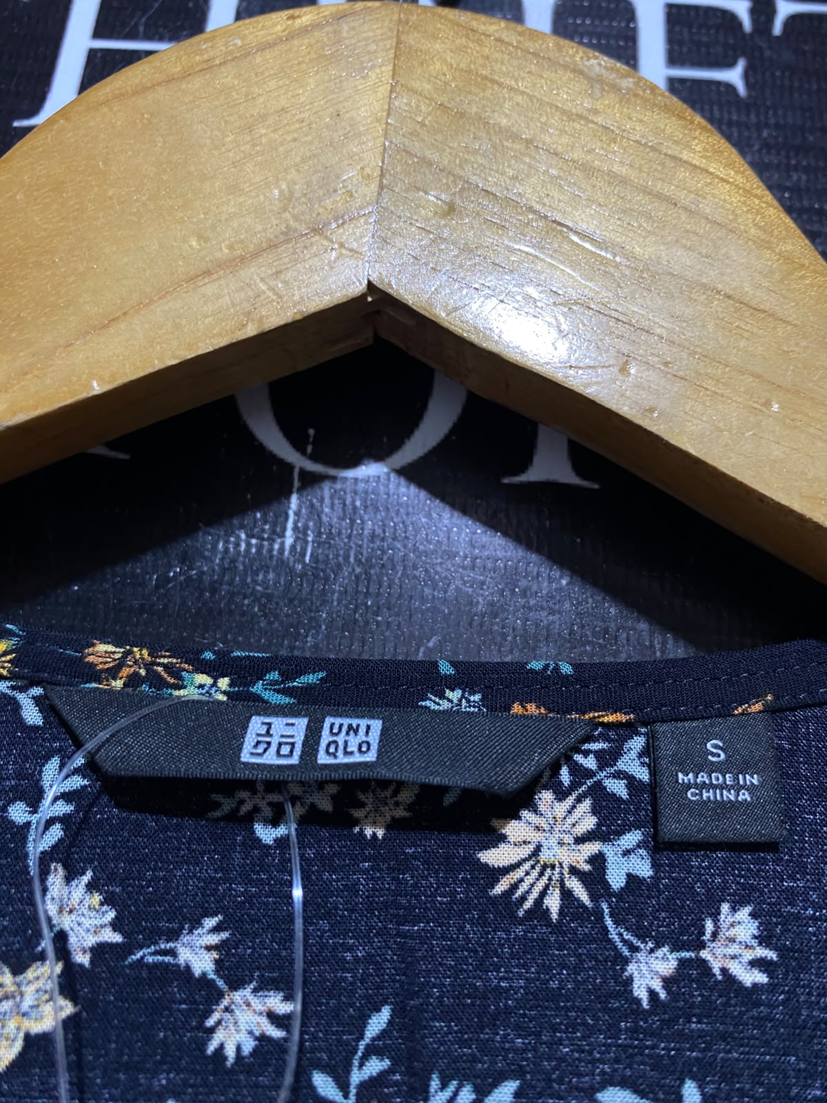 UNIQLO |M| BUST 18| B35| WOMEN'S LONG SLEEVE V-NECK FLORAL BUTTON-FRONT MIDICHI DRESS