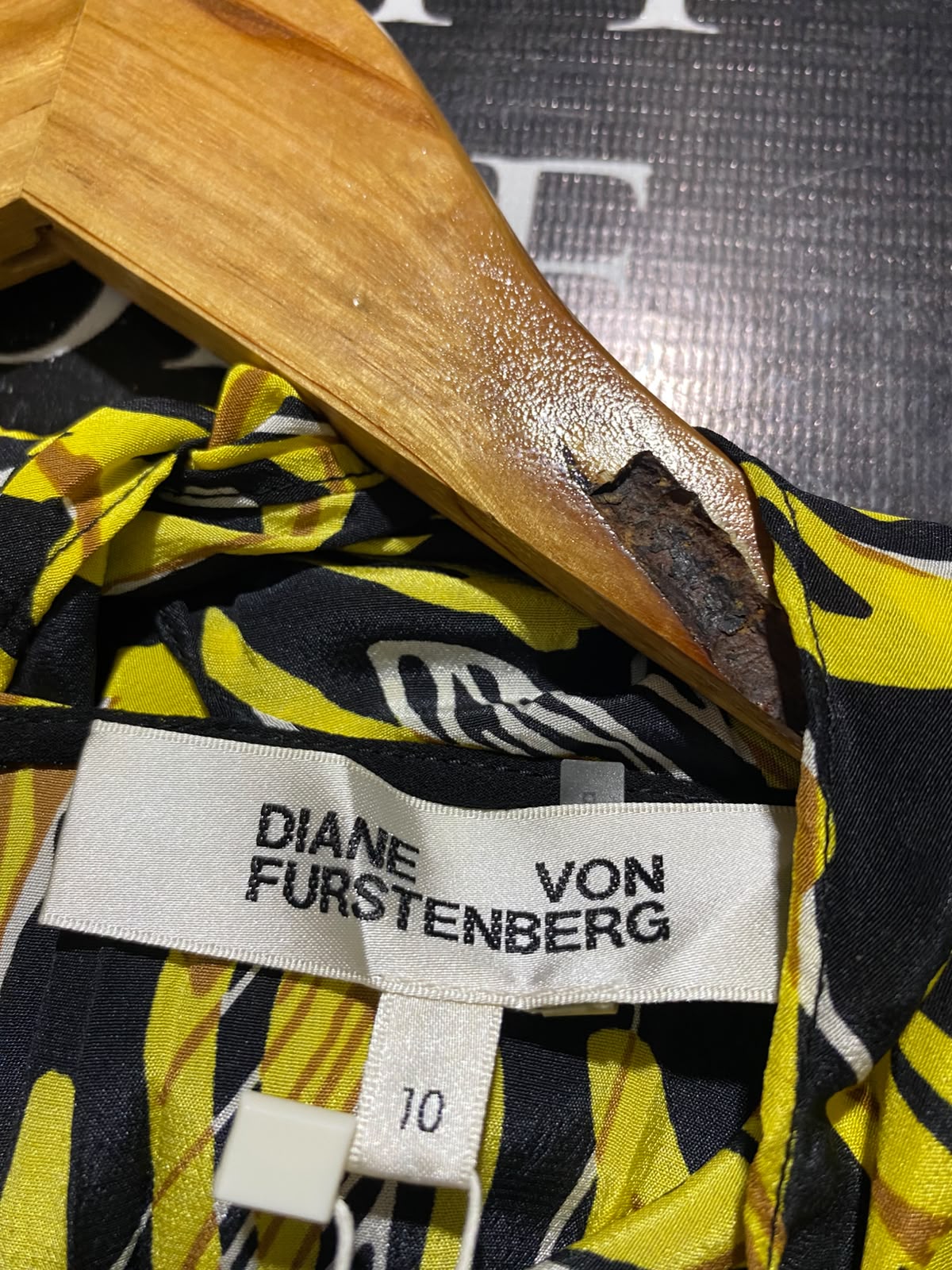 DIANE |M| BUST FREE| B35| VON FURSTENBERG WOMEN'S ABSTRACT FLORAL PRINT CAP SLEEVE MIDI DRESS