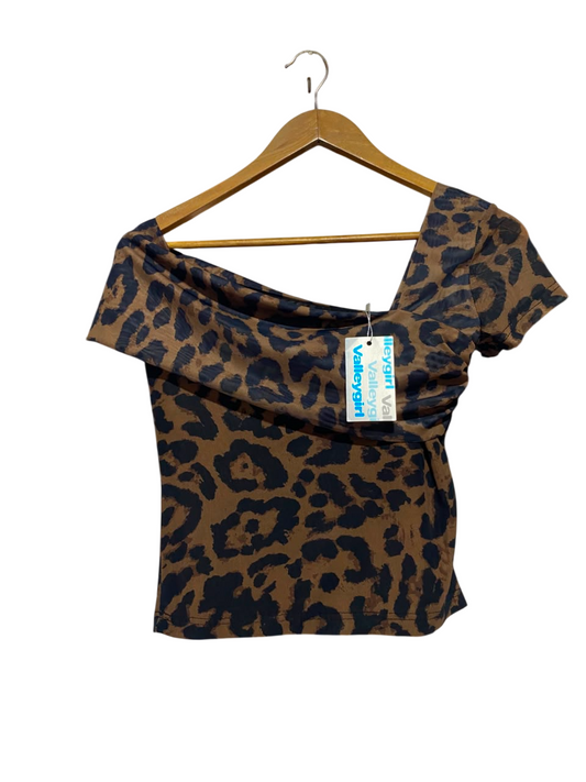 VALLEY GIRL |M| BUST 15| B35| WOMEN'S ASYMMETRICAL OFF-SHOULDER LEOPARD PRINT TOP IN BROWN AND BLACK