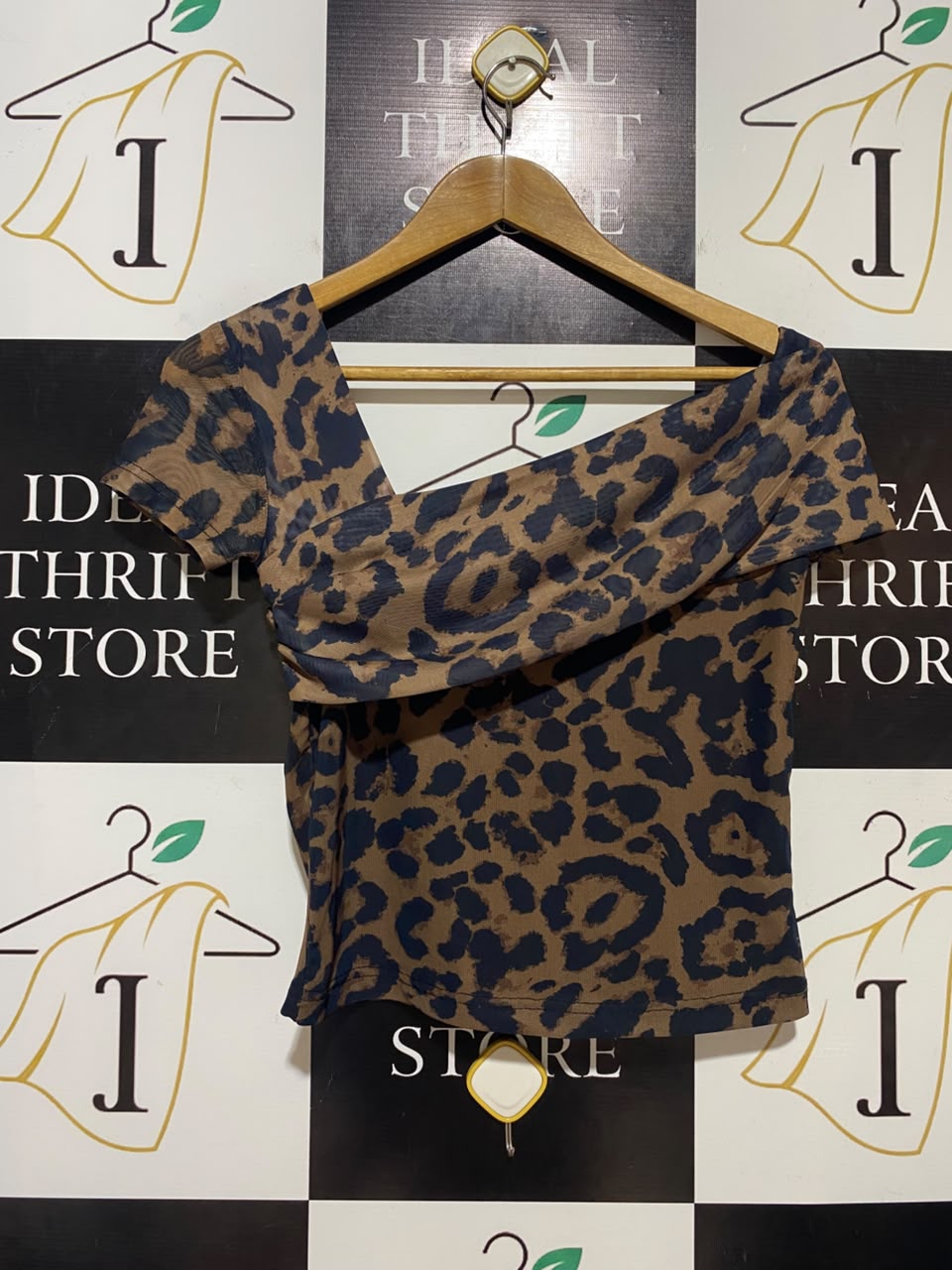 VALLEY GIRL |M| BUST 15| B35| WOMEN'S ASYMMETRICAL OFF-SHOULDER LEOPARD PRINT TOP IN BROWN AND BLACK