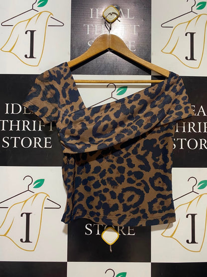 VALLEY GIRL |M| BUST 15| B35| WOMEN'S ASYMMETRICAL OFF-SHOULDER LEOPARD PRINT TOP IN BROWN AND BLACK