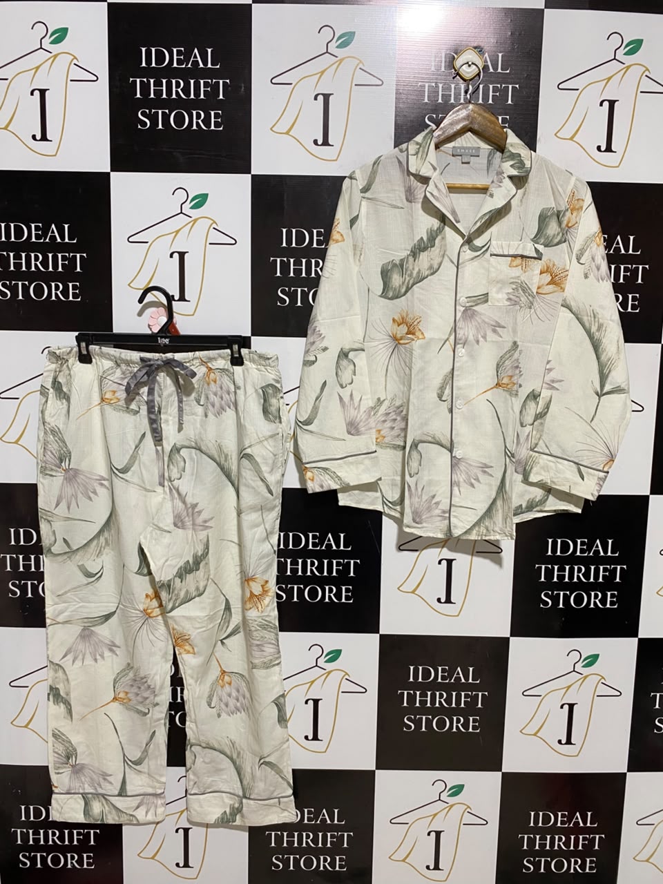 EMXEE |L| B35| WOMEN'S 2-PIECE BOTANICAL FLORAL NIGHTWEAR PYJAMA SET WITH BUTTON-DOWN SHIRT AND TROUSER PANTS IN CREAM
