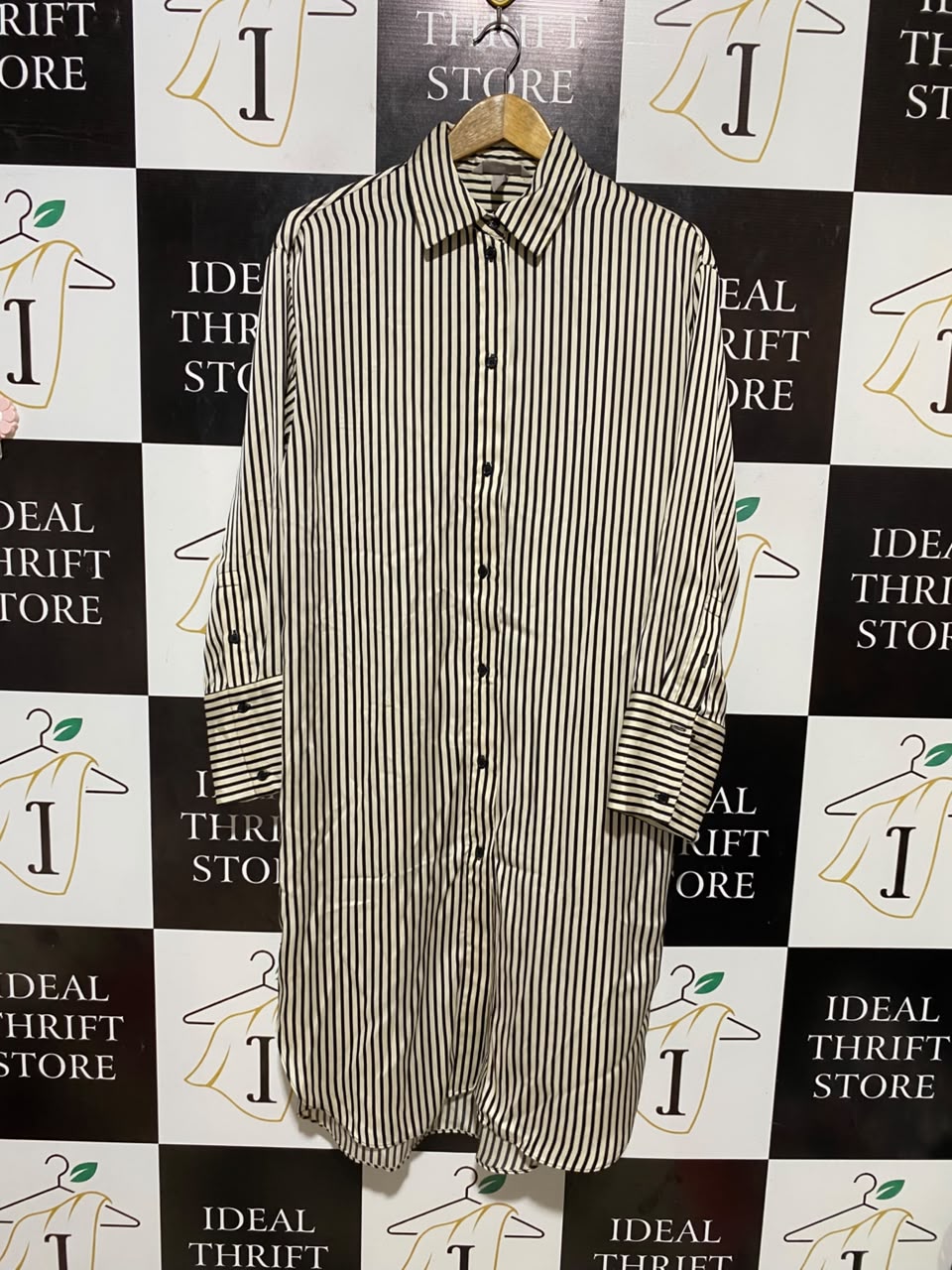 H&M |L| BUST 21| B35| WOMEN'S BLACK AND WHITE VERTICAL STRIPED SHIRT DRESS