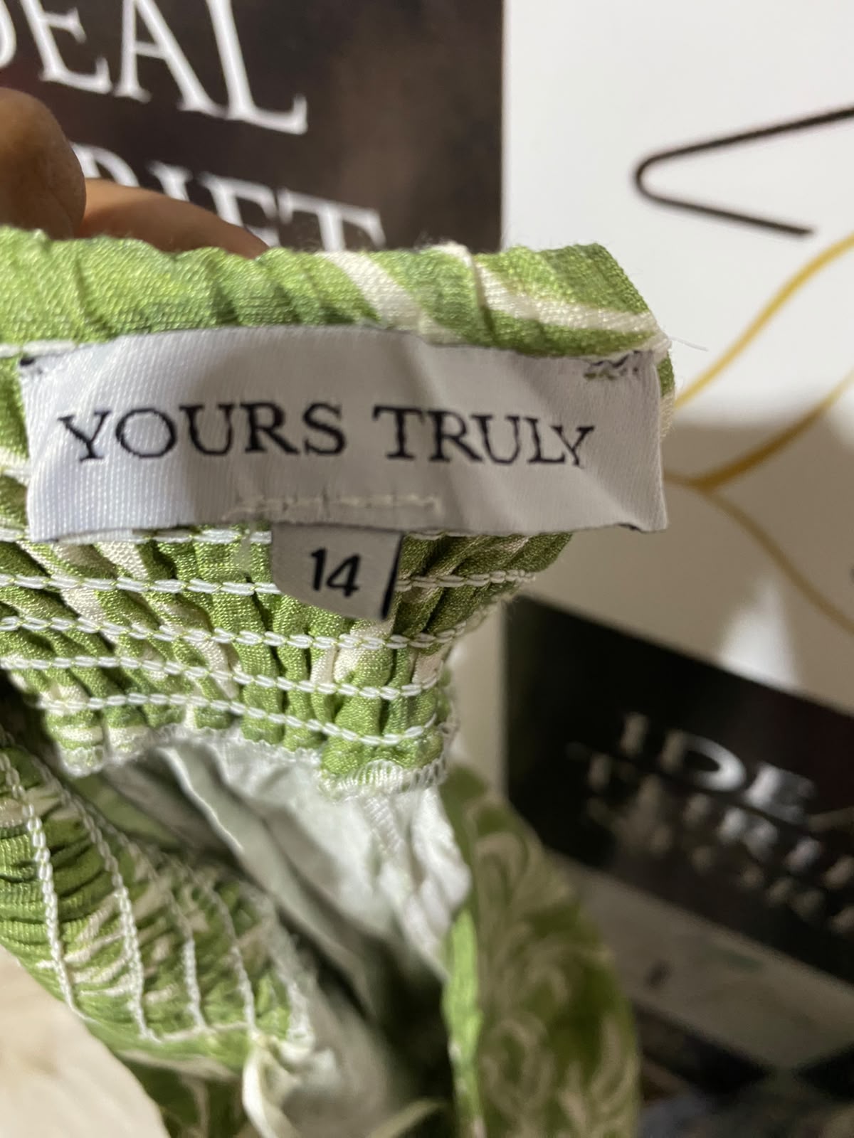 YOURS TRULY |L| B35| PREMIUM LINEN BLEND LEAF PRINT CO-ORD SET - GREEN & WHITE