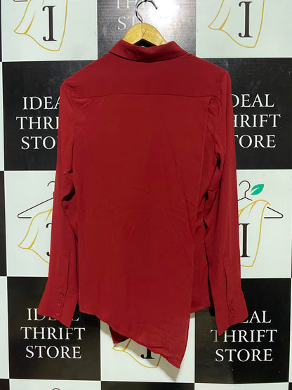 CUE |M| BUST 18| B35| DEEP RED LONG SLEEVE BUTTON-DOWN BLOUSE WITH CROSSOVER ASYMMETRIC HEM