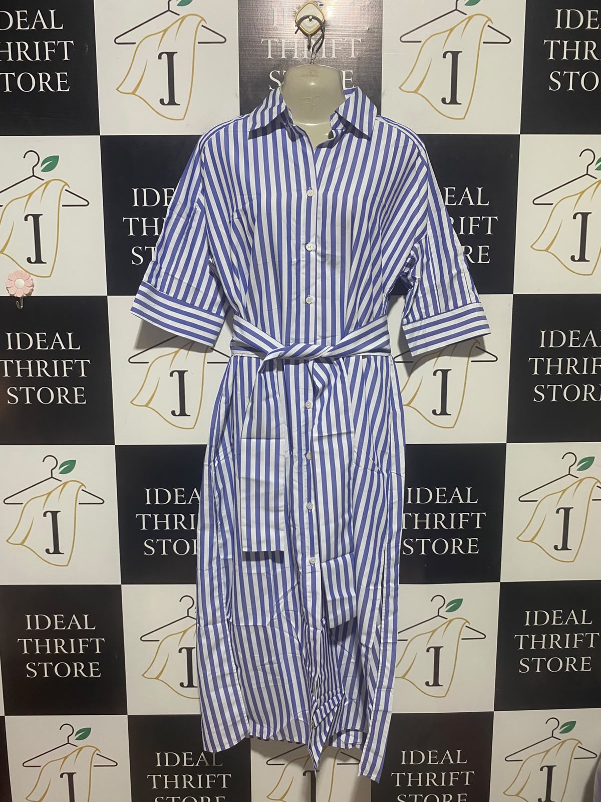 |M| BUST 22| B36| BLUE AND WHITE STRIPED BUTTON-DOWN SHIRT DRESS WITH BELT