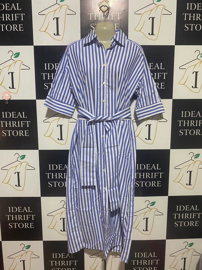 |M| BUST 22| B36| BLUE AND WHITE STRIPED BUTTON-DOWN SHIRT DRESS WITH BELT