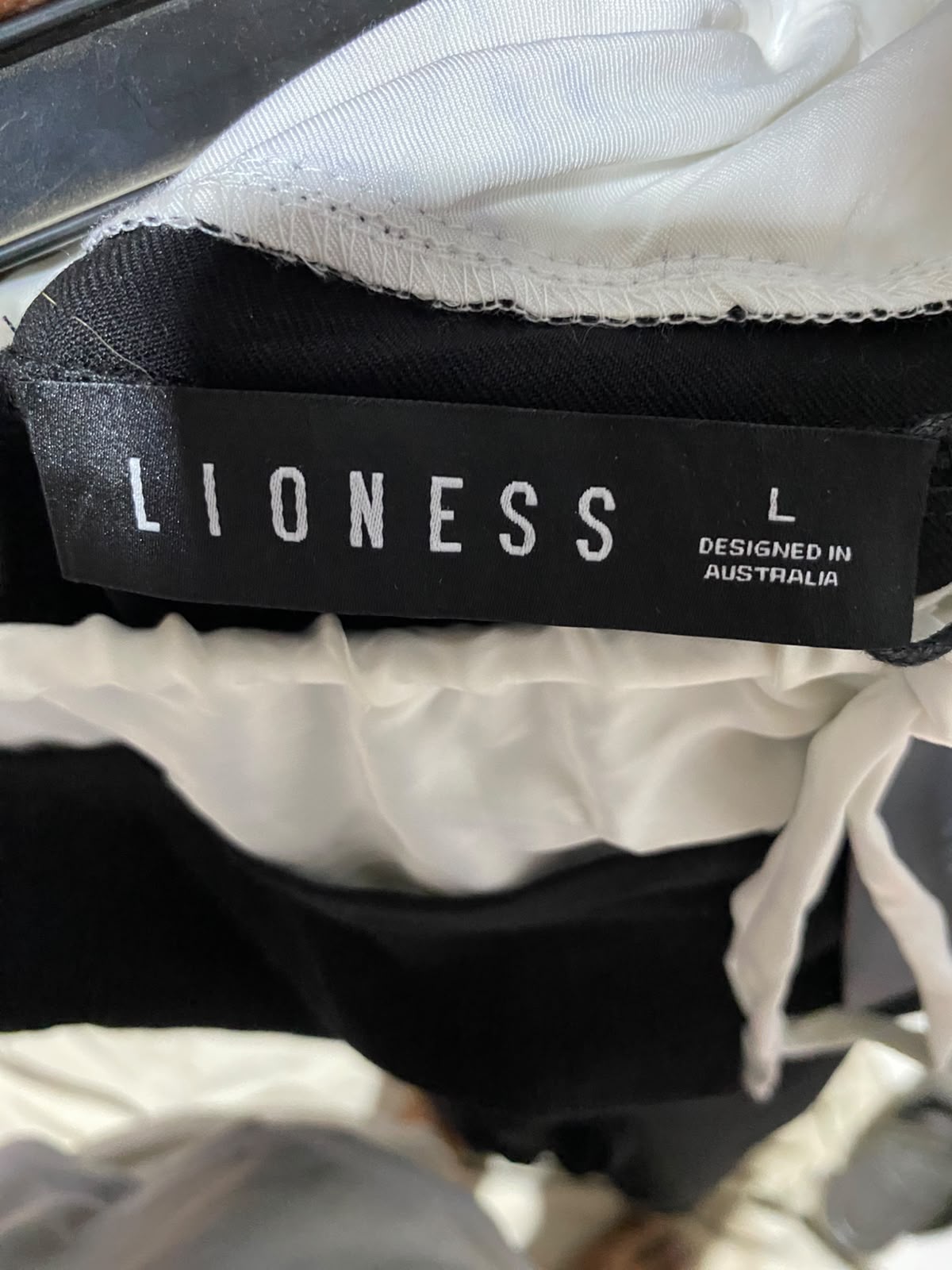 LIONESS |L| WAIST 30| B36| HIGH-WAISTED WIDE-LEG TROUSERS WITH CONTRAST DRAWSTRING WAISTBAND