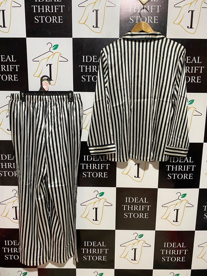 VICTORIAS SECRET |M| B36| SATIN STRIPED PAJAMA SET