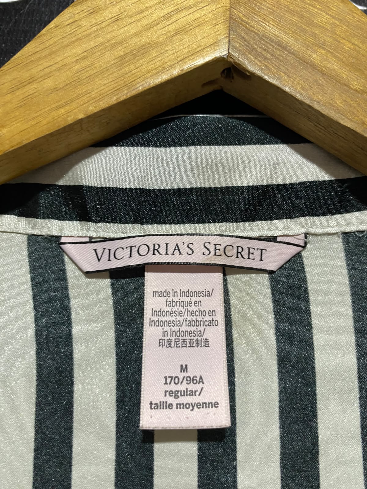 VICTORIAS SECRET |M| B36| SATIN STRIPED PAJAMA SET
