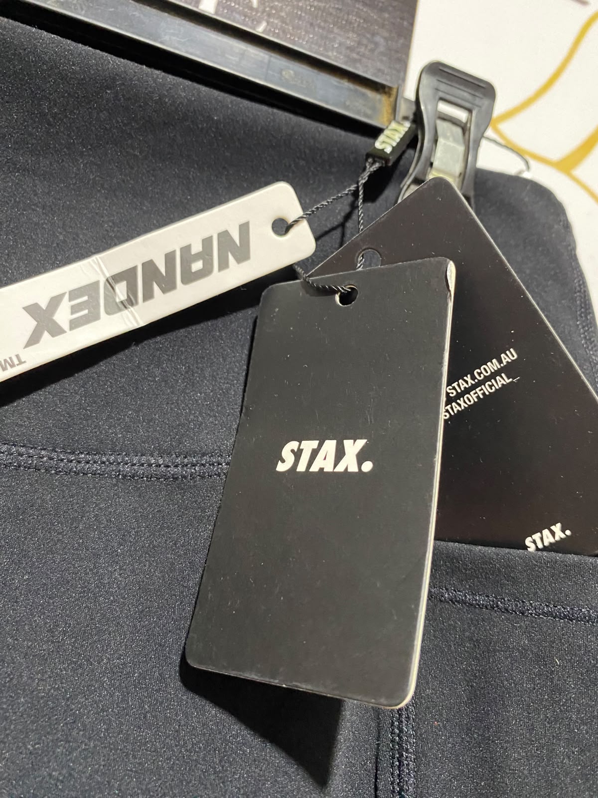 STAX |L| WAIST 30| B36| HIGH-WAISTED SLEEK BLACK FITNESS LEGGINGS WITH SIDE POCKETS