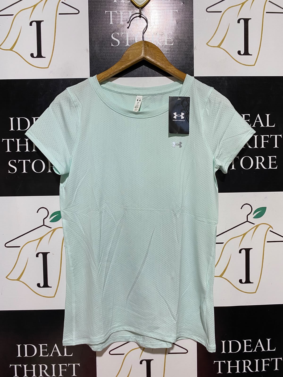 UNDER ARMOUR |M| BUST 17| B36| WOMEN'S LIGHT GREY HOLOGRAPHIC GRAPHIC STRIPE ATHLETIC T-SHIRT -