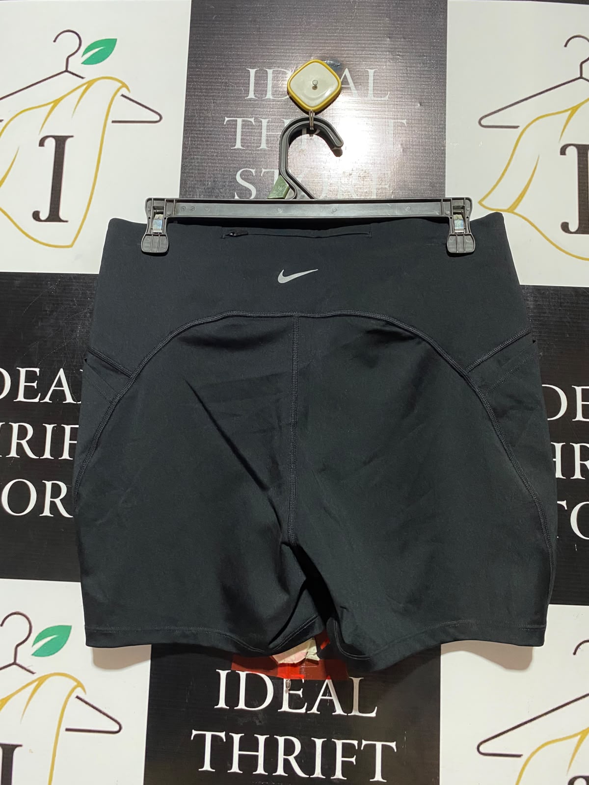 NIKE |L| WAIST 28| B36| HIGH-RISE ATHLETIC RUNNING SHORTS WITH SIDE POCKETS - BLACK