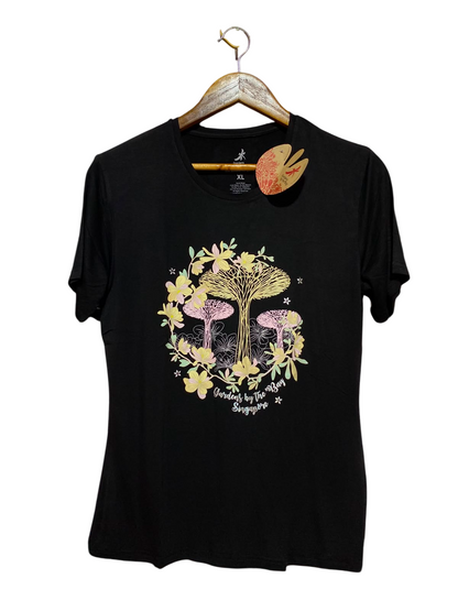 GARDENS |M| BUST 18| B36| SINGAPORE WOMEN'S SOUVENIR GRAPHIC T-SHIRT IN JET BLACK
