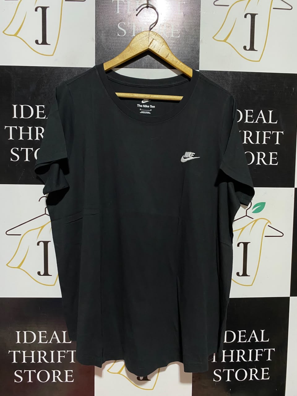 NIKE |XL| BUST 24| B37| BLACK SHORT SLEEVE T-SHIRT EMBROIDERED WHITE SWOOSH LOGO CLASSIC ATHLETIC TOP