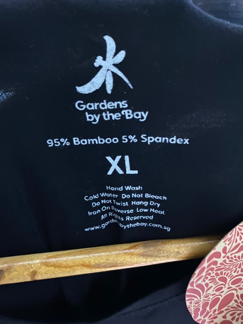 GARDENS |M| BUST 18| B36| SINGAPORE WOMEN'S SOUVENIR GRAPHIC T-SHIRT IN JET BLACK