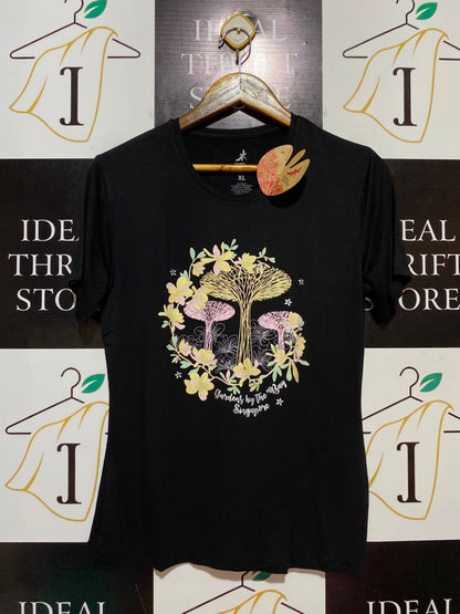 GARDENS |M| BUST 18| B36| SINGAPORE WOMEN'S SOUVENIR GRAPHIC T-SHIRT IN JET BLACK
