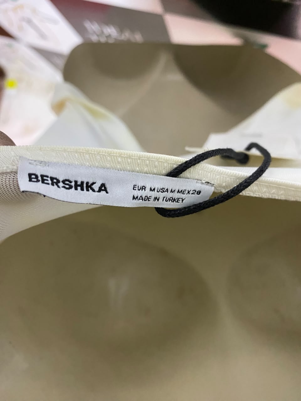 BERSHKA |M| BUST 15| B36| CHIC SOFT TIE-DYE TUBE TOP - WHITE AND YELLOW STRAIGHT NECKLESS STRApless TANK TOP FOR WOMEN