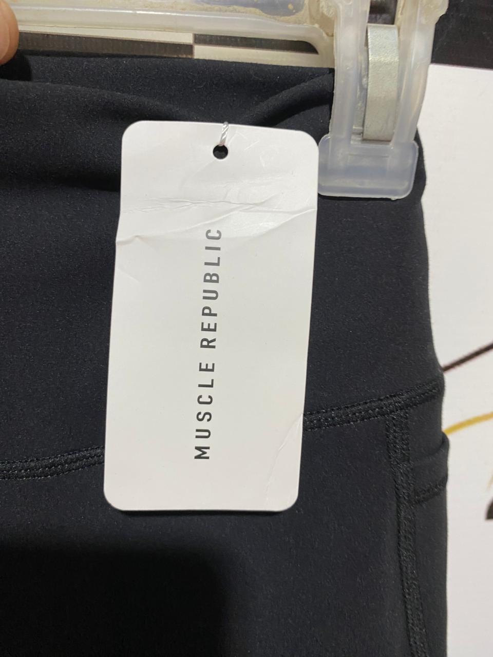 MUSCLE REPUBLIC |XS| WAIST 18| B37| BLACK HIGH-WAISTED ACTIVEWEAR LEGGINGS