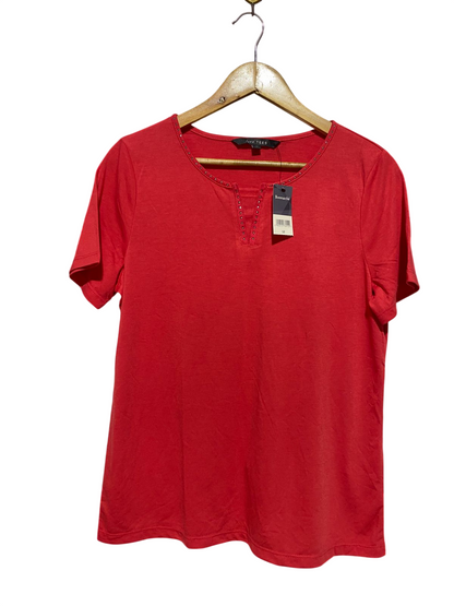 LOVE TEES |M| BUST 20| B38| RED EMBELLISHED NECKLINE T-SHIRT