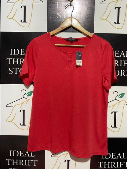 LOVE TEES |M| BUST 20| B38| RED EMBELLISHED NECKLINE T-SHIRT