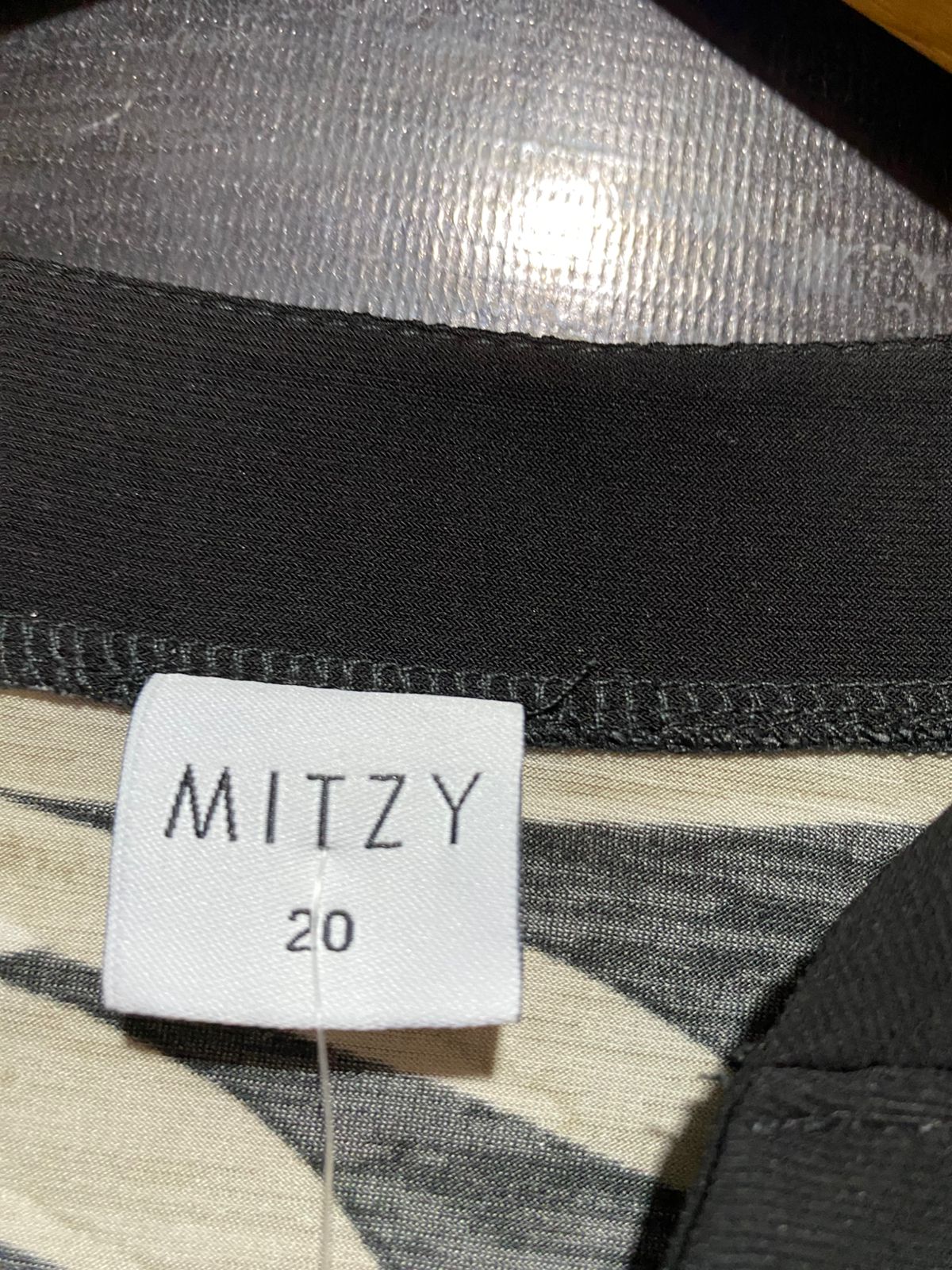 MITZY |L| BUST 20| B38| TROPICAL PALM LEAF PRINT MIDI DRESS