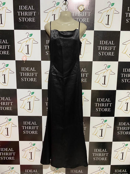 SHEIN |XS| BUST 17| B39| ELEGANT SPAGHETTI STRAP EVENING MAXI GOWN