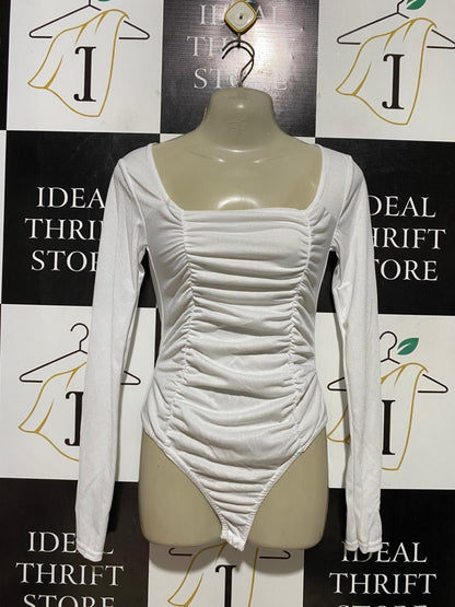 PRETTYLITTLE THING |S| BUST 16| B39| PURE WHITE RUCHED FRONT LONG SLEEVE BODYSUIT