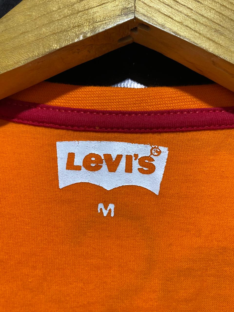 LEVI'S |M| BUST 14| B38| CLASSIC BATWING LOGO ORANGE GRAPHIC T-SHIRT