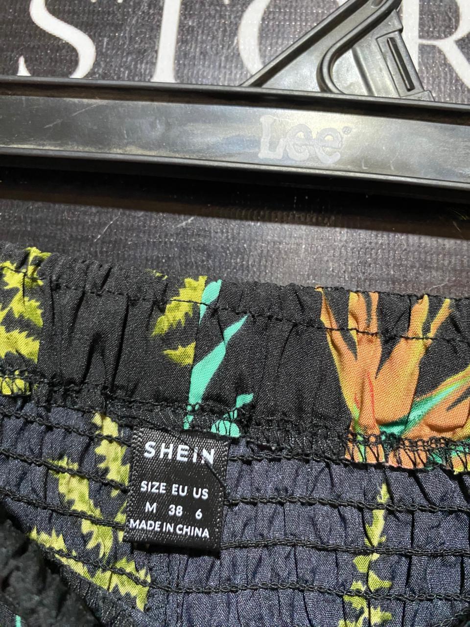 SHEIN |M| WAIST 26| B38| TROPICAL LEAF PRINT WIDE-LEG PANTS WITH ELASTIC DRAWSTRING WAISTBAND
