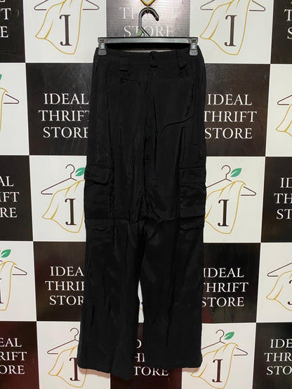 COTTON ON |S| WAIST 26| B38| HIGH-WAISTED BLACK WIDE-LEG CARGO PANTS WITH FLAP POCKETS