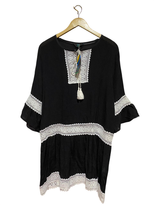 BLUE HILLS |XL| BUST 21| B39| ELEGANT BLACK BOHEMIAN TUNIC DRESS WITH CONTRASTING WHITE LACE DETAILS