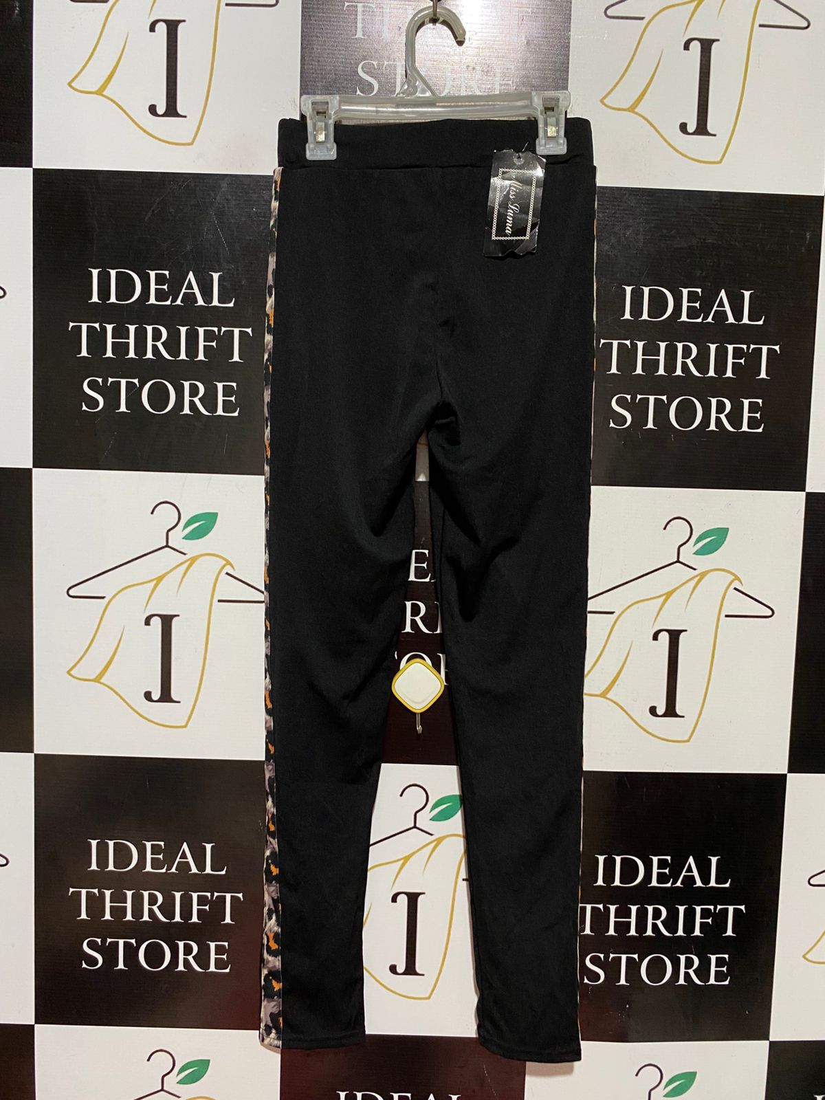 MISS LUMA |XS| WAIST 23| B39| SLEEK BLACK HIGH-WAISTED LEGGINGS WITH ANIMAL PRINT SIDE STRIPE