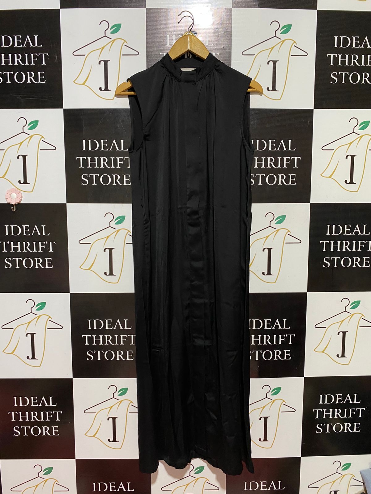 H&M |L| BUST 20| B39| JET BLACK HIGH-NECK SLEEVELESS MAXI SHIFT DRESS