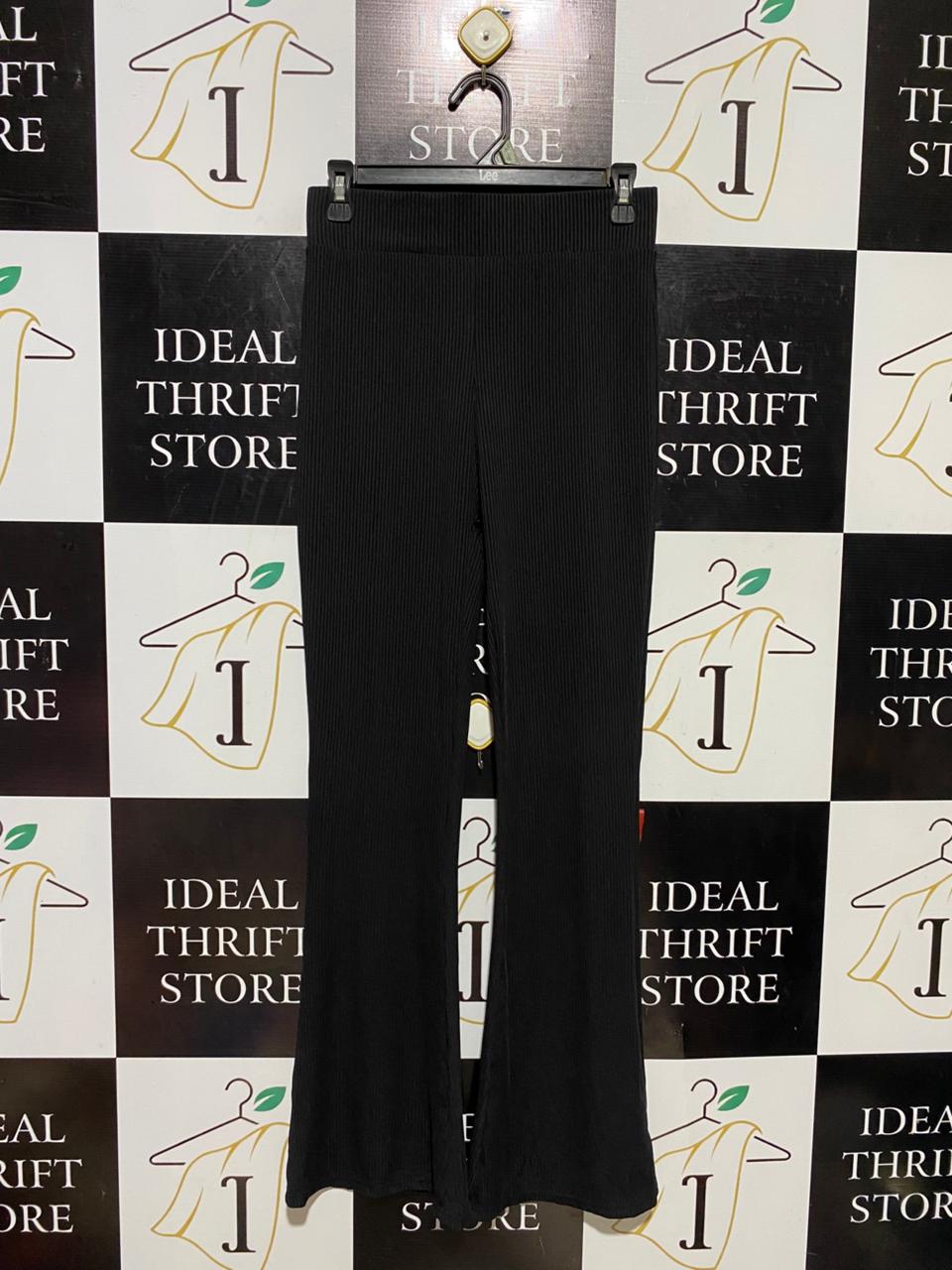 |S| WAIST 26| B39| BLACK HIGH-WAISTED RIBBED KNIT FLARE PANTS