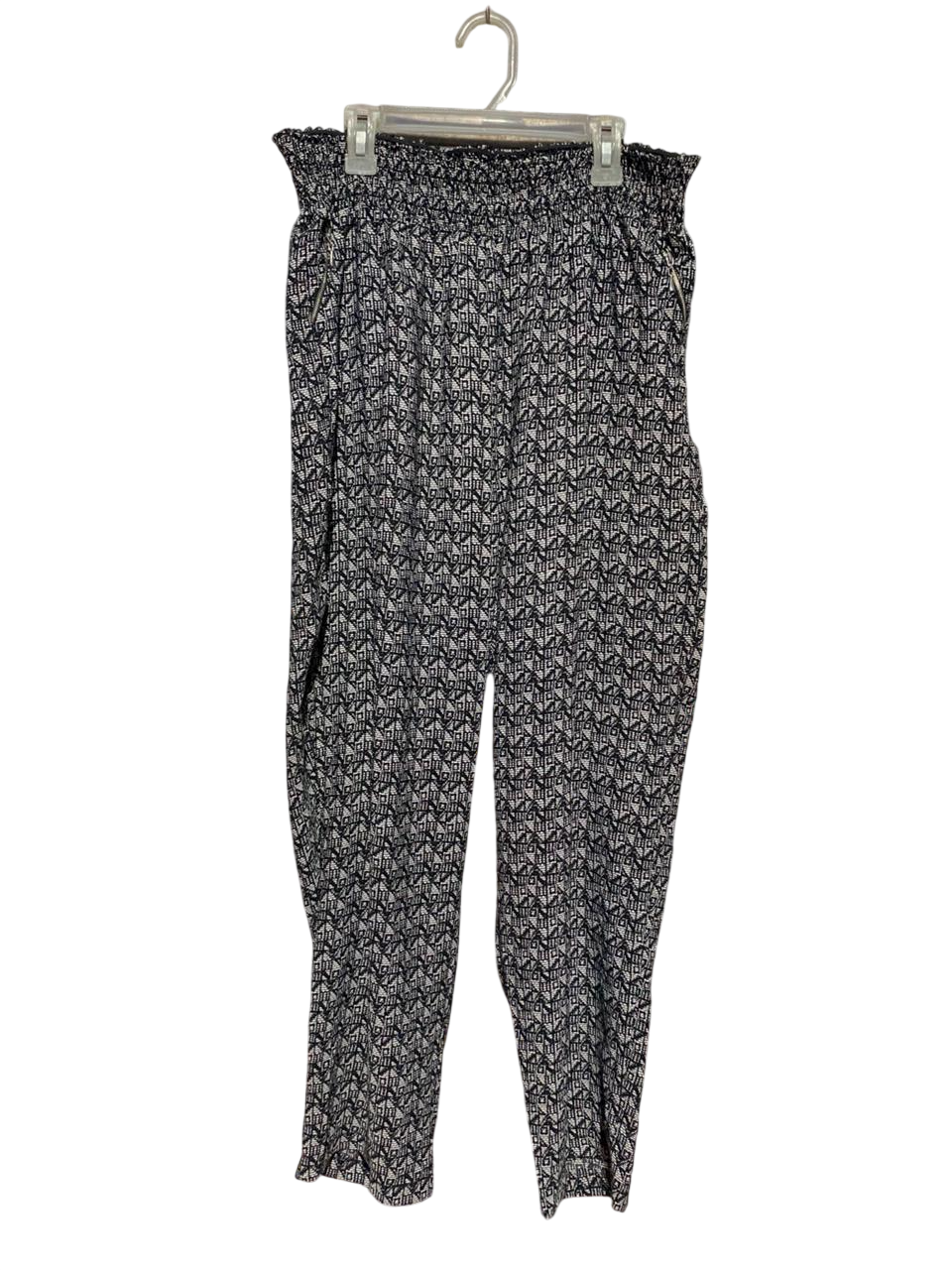 |L| WAIST 29| B40| CHIC BLACK AND WHITE GEOMETRIC MONOCHROME SMOCKED WAIST TROUSERS