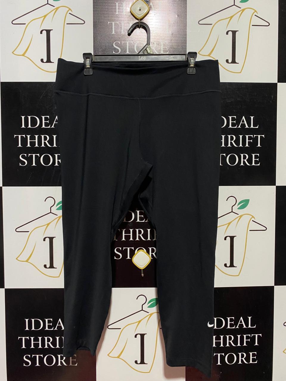NIKE |XL| WAIST 34| B40| CLASSIC BLACK CROPPED ACTIVEWEAR LEGGINGS